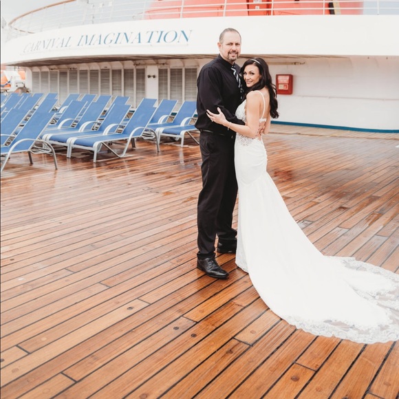 Beautiful wedding dress - Picture 4 of 4